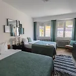 City Apartment 221